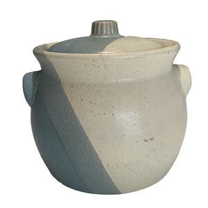 Nantucket Stoneware Pottery Bean Pot Blue Beige With Lid 6”